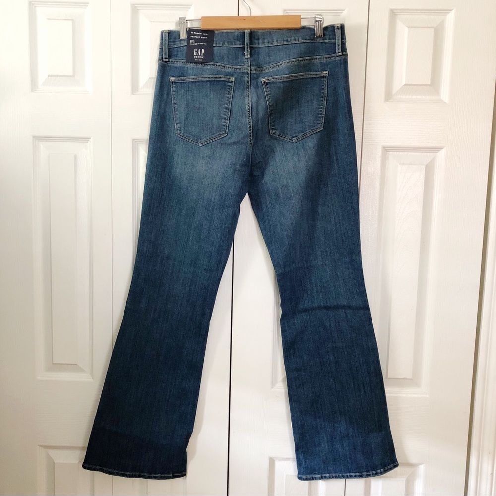 GAP Mid Rise Boot Cut Jeans in Stretch 32 - Picture 4 of 8